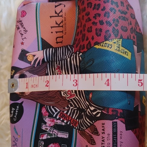 NIKKY BY NICOLE LEE COSMETIC BAG - Picture 8 of 16